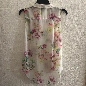 H&M Tops - 3 for 10! H&M Floral tank H&M Tops - 3 for 10! H&M Floral tank